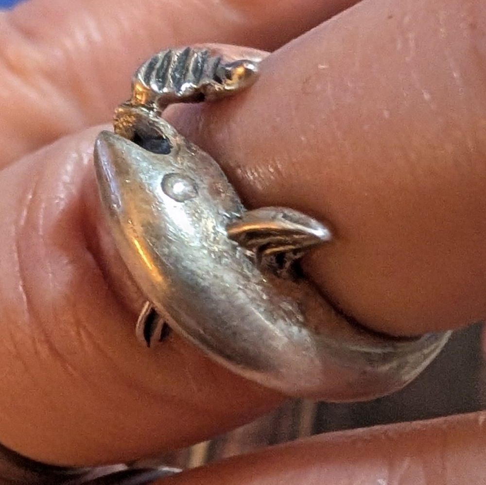 Awesome Vintage Sterling Detailed Dolphin 🐬 Ring